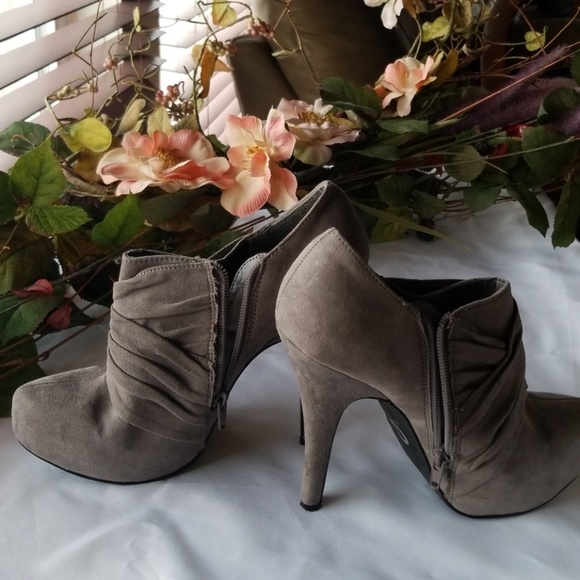 Womens Guess Ankle Boots - Picture 6 of 6